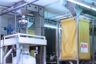 Befüllstationen mit obenliegender Waage